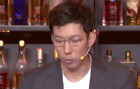 九游娱乐app-周琦：看骑士打球就像看北京比赛 就是两个人在单打 其他人在看戏