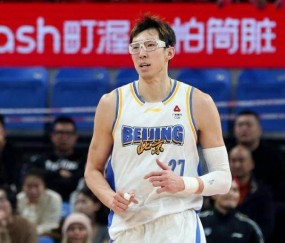 九游娱乐PC版-太离谱！周琦8罚0中+连续罚丢12球